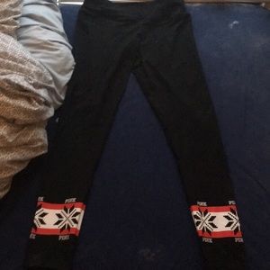 Never worn PINK holiday leggings size medium